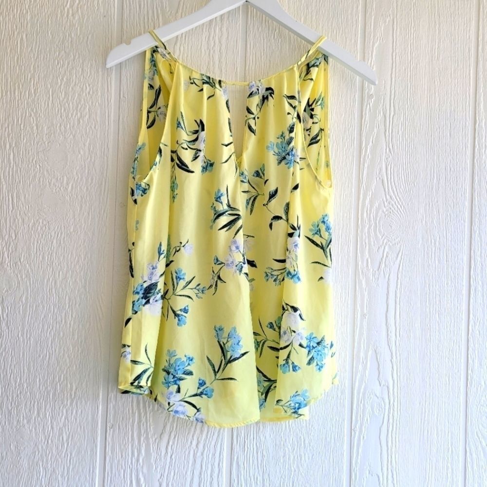 New Francesca's LUSH Floral Blouse